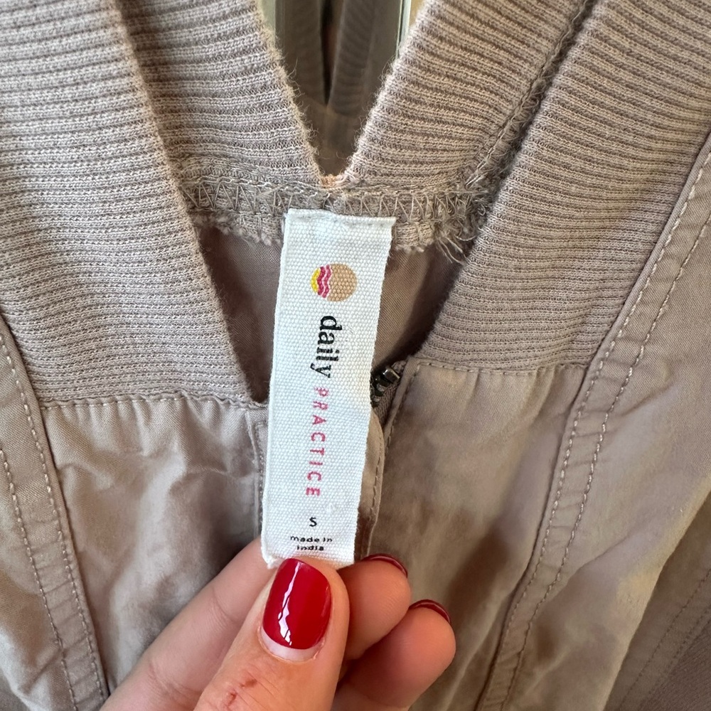 Stylish Women's Jumpsuit in Light Gray - Picture 7 of 8